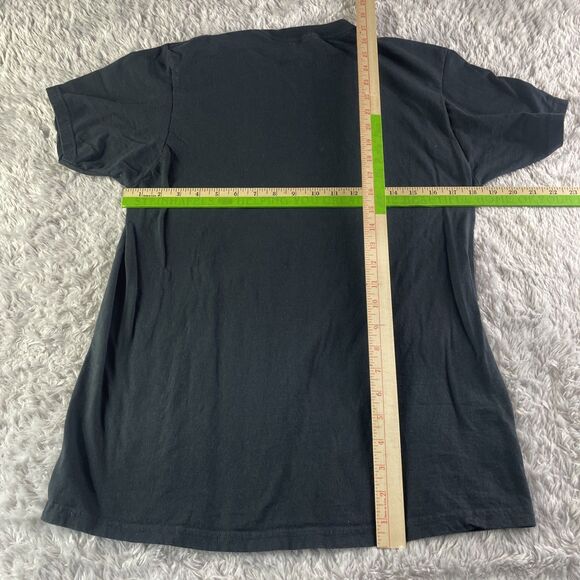 Attack On Titan Shirt Mens Medium Black Captain Levi Anime Manga Season 3 AoT - Picture 5 of 7